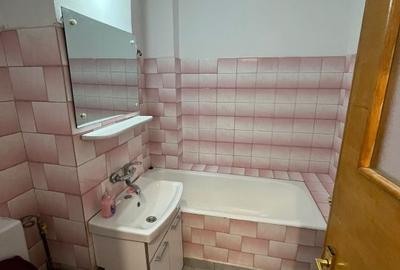 Apartament cu 2 camere decomandat în Republicii