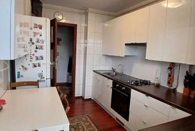 Apartament cu 4 camere decomandat în Apărătorii Patriei - 3