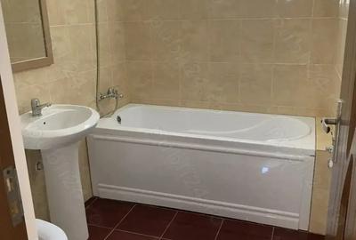 Zona Lipovei, Casa parter, 4 camere, 2 bai, 2 bucatarii, chirie 1000 euro pe luna - 24