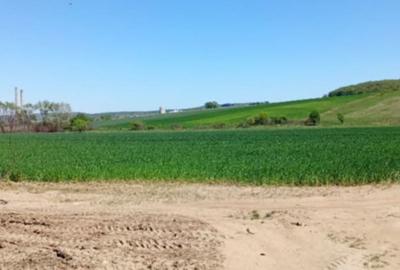 Teren de 4100 mp, în Central - 1