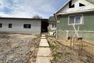 Casă cu 4 camere cu Teren 1900 Mp în Chiochiș - 2