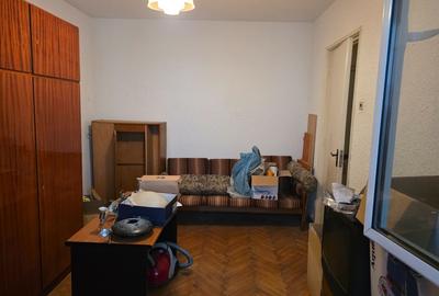 Apartament semidecomandat în Dristor