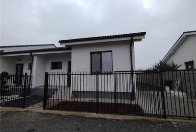 Duplex cu 3 camere cu Canalizare în Moșnița Nouă - 5