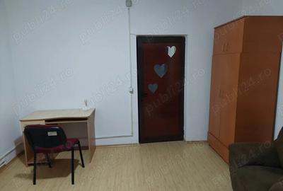 Inchiriez o camera la casa Central. - 1