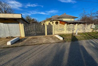 Casă cu 4 camere în Poienarii-Rali - 4