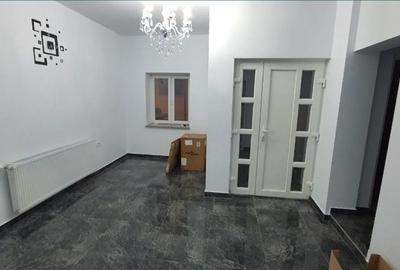 Spațiu comercial, de 120 mp, în Central - 2