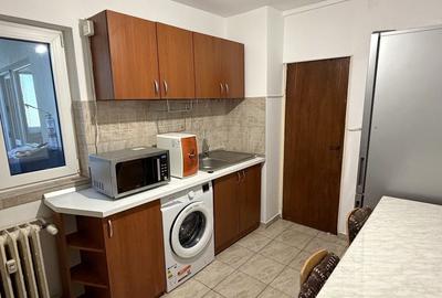 Apartament cu 2 camere semidecomandat în Banu Manta