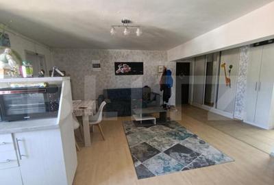 Apartament cu 3 camere ?i living in suprafa?a de 87 mp