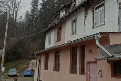 Apartament cu 2 camere nedecomandat în Telecabinei - 1