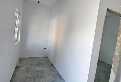 Vând apartament cu o camera, la casa + baie proprie - zona centrala - 5