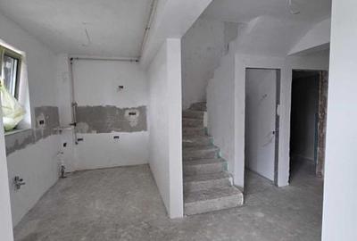 Casă cu 4 camere cu Teren 200 Mp în Central - 5