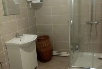 Apartament cu 3 camere semidecomandat în Central - 3