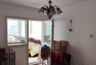 Apartament cu 4 camere decomandat, 90 mp, zona Titulescu - 13