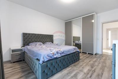 Casă de vânzare - 110 mp,  Serbanesti - 2