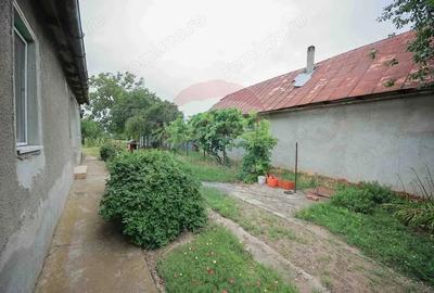 De vanzare casa cu 3 camere ?i teren 3205 mp in Sannicolau Roman - 6