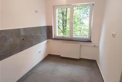 Vanzare apartament 2 camere renovat 2025 Teiul Doamnei - 5