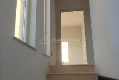 Casă cu 4 camere cu Teren 320 Mp în Central - 14