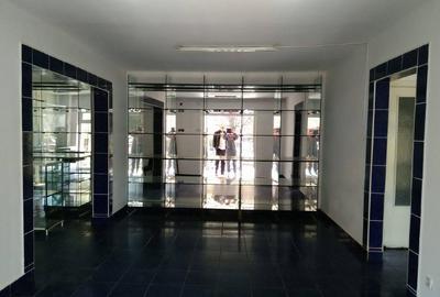 Vand spatiu comercial - 2