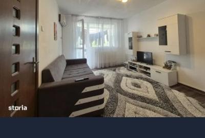 Vand apartament zona centrala  etaj 2 - 5