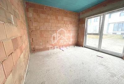 Casă cu Teren 535 Mp în Micești - 3