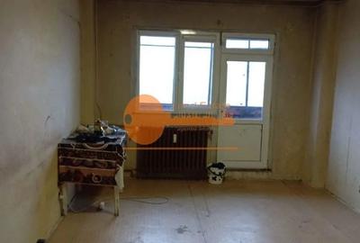 Apartament cu 2 camere semidecomandat în Rahova