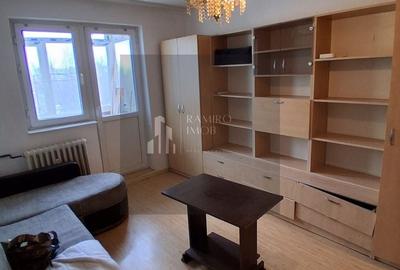 Apartament cu 3 camere semidecomandat în Costin Georgian - 1