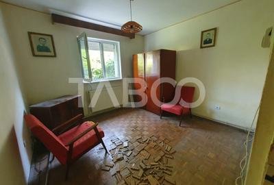 Apartament 3 camere decomandate 65 mp + 5 mp balcon parter Fagaras - 2