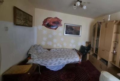 Garsonieră decomandată în Central - 2