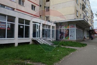 DE INCHIRIAT Spatiu comercial cu destinatii multiple, vad comercial! - 4