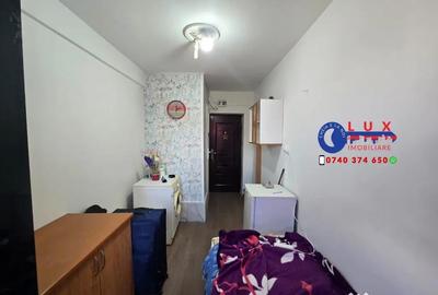 Garsonieră în Vest