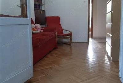 Vanzare Apartament 3 Camere Semidecomandat Berceni-Straduintei - 9