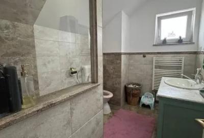 Casă cu 7 camere cu Teren 2000 Mp în Rădăuți - 12