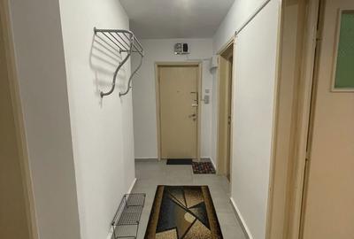 Apartament cu 3 camere decomandat în 1 Mai - 2