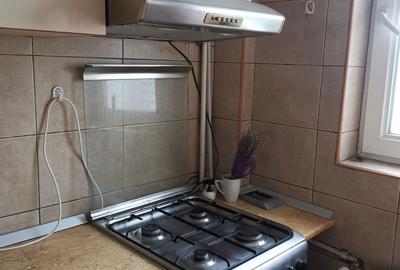 Garsonieră în Titan - 2