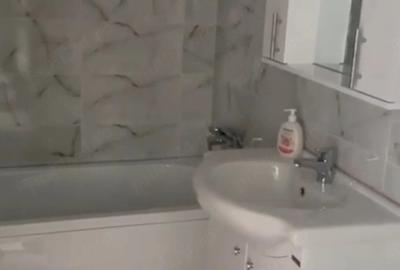 Garsonieră decomandată în Apărătorii Patriei