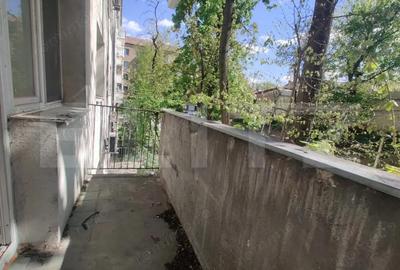 Apartament cu 3 camere semidecomandat în Central - 4