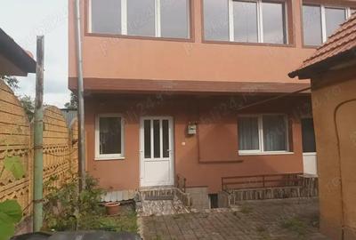 Casa singulara, an 2012, zona Lipovei - 1
