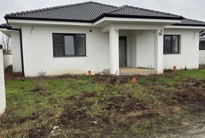 Casă cu 4 camere în Exterior Vest - 2