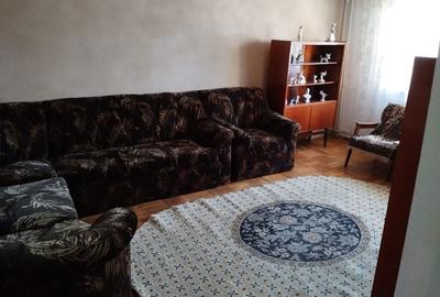 Apartament cu 3 camere decomandat în Micro 3 - 4