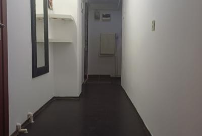 Apartament cu 3 camere semidecomandat în 1 Mai - 5