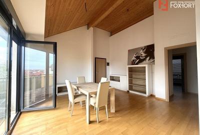 Apartament cu 3 camere semidecomandat, mobilat în Dumbrăvița