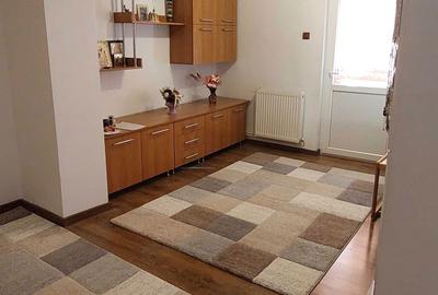 Apartament cu 3 camere decomandat în Central - 1