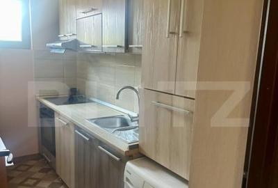 Casă cu 5 camere cu Teren 630 Mp în Păulești - 2