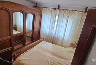 Apartament cu 4 camere decomandat în Central
