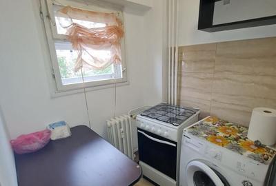 Dristor mihai bravu etaj 3 semidecomandat - 2