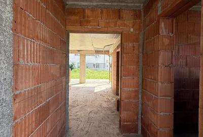 Duplex cu 4 camere cu Canalizare în Dumbrăvița - 2