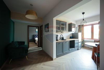 De inchiriat apartament 2 camere - ultracentral, loc de parcare,lift