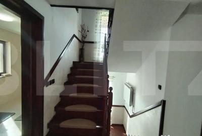 Casă cu 3 camere cu Teren 2300 Mp în Central - 1