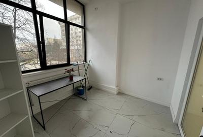 Spatiu de birou, 10mp, pretabil birou, Zona Teatrul National Marin Sorescu - 2