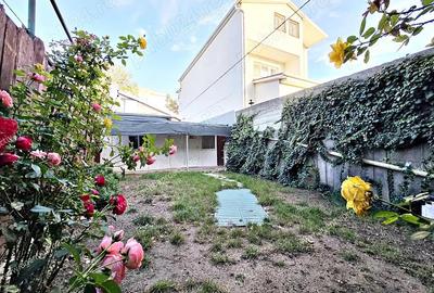Casă cu 3 camere în Central